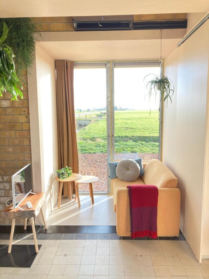 Tiny House Van Hoogspanning Naar Ontspanning Wirdum Eksteriør billede