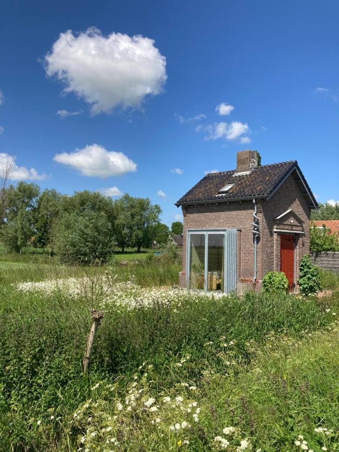 Tiny House Van Hoogspanning Naar Ontspanning Wirdum Eksteriør billede